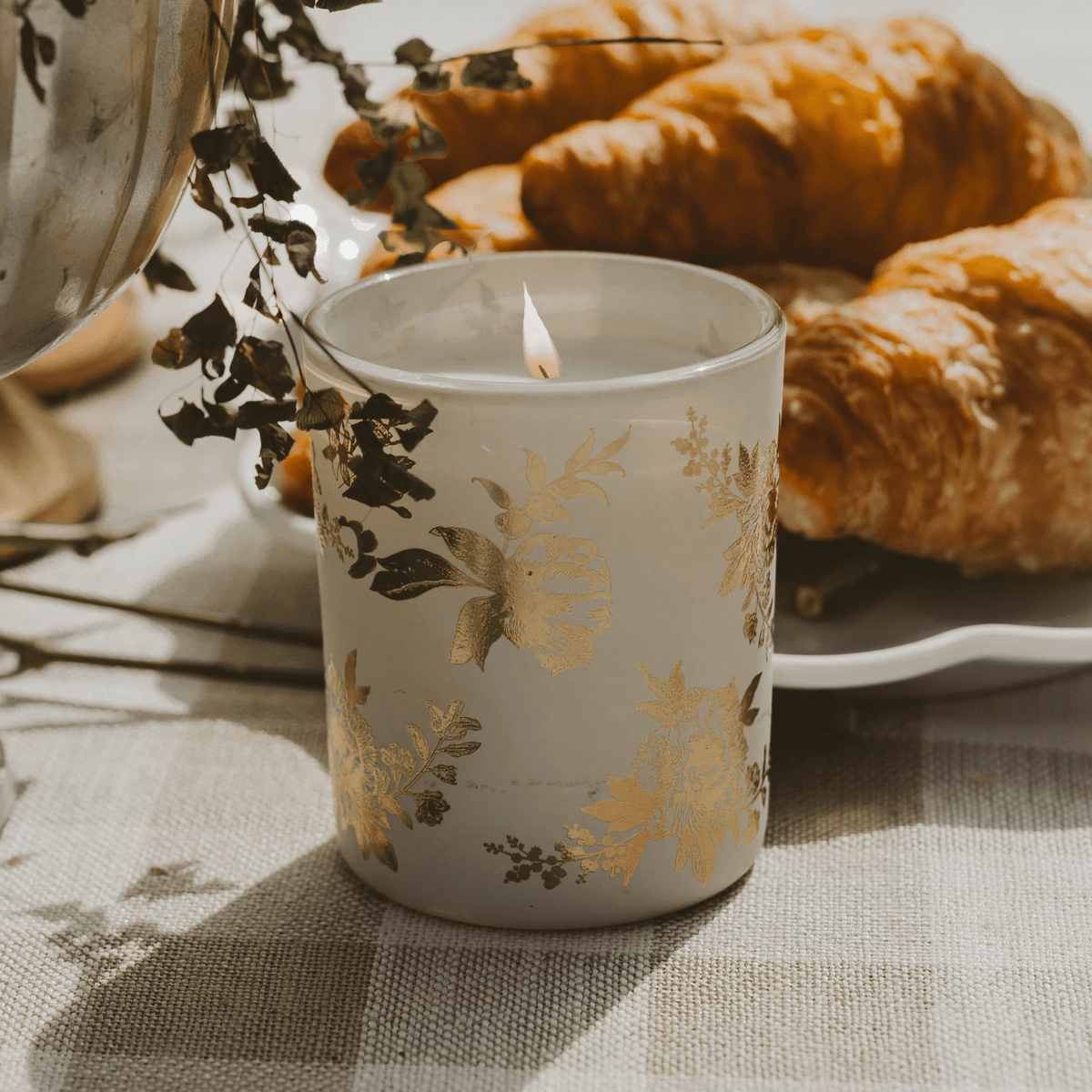 Fresh Apple Blossom Gold Floral Candle