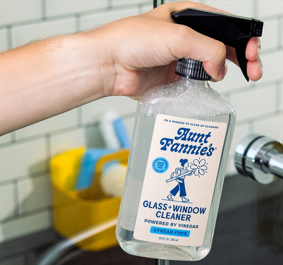 Glass and window cleaner natural non-toxic bottle