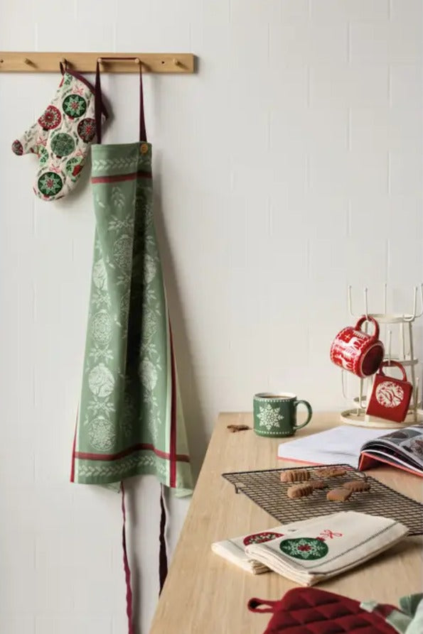 Good Tidings Christmas Chef Mitt