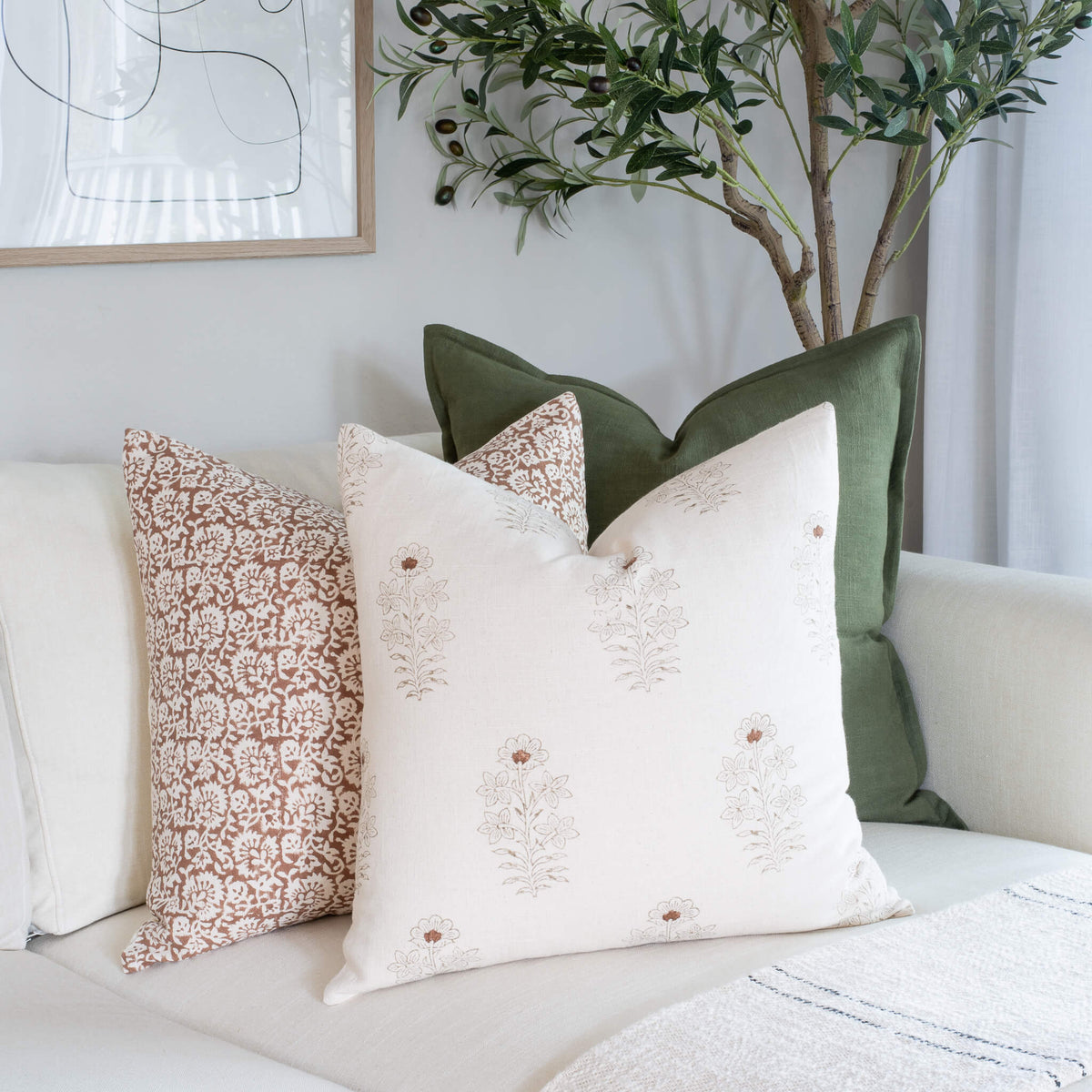 Gávea Solid Color Pillow Cover | Olive Green